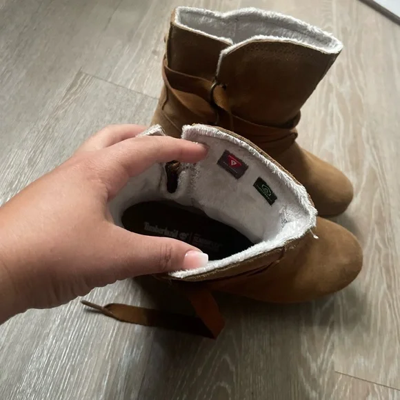 Boot - Picture 3 of 5